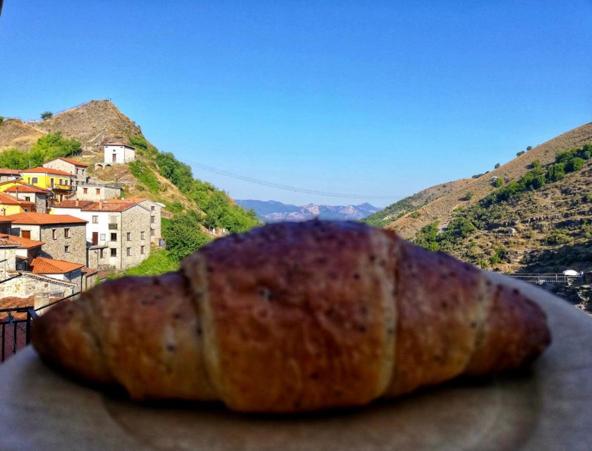 Borgo Manca Suite Sasso di Castalda Exterior foto